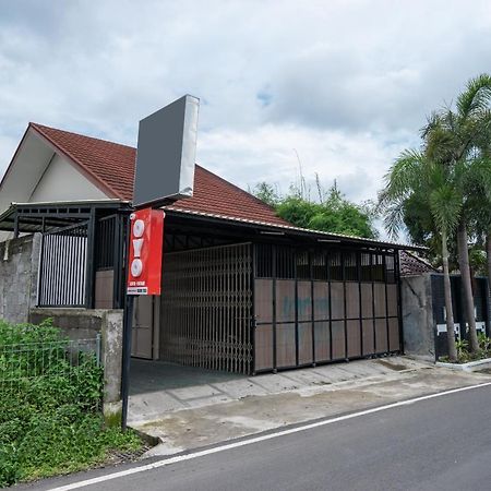 Oyo 2347 Griya Patran Hotel Ngabean Exterior photo